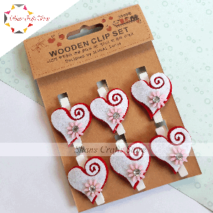 Wooden pegs with Felt Hearts