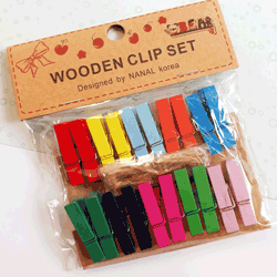 WOODEN PEGS